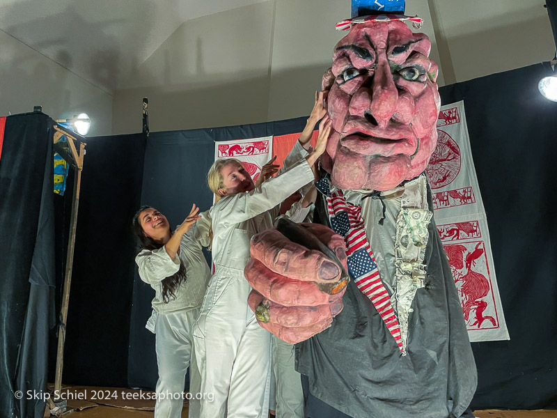 Bread and Puppet-Teeksa-Schiel_IMG_2223