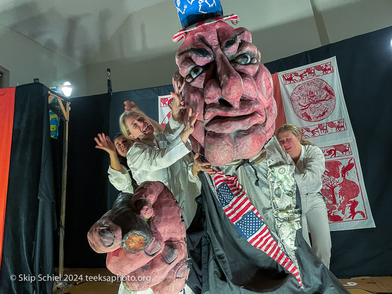 Bread and Puppet-Teeksa-Schiel_IMG_2225